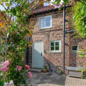https://the-shepherds-cottage-stillington-york.yorkshirehotels.net