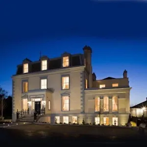 Award Winning, 2 Bedroom Apartment.10mins To City Apartment