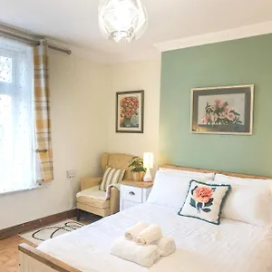 Centre D1 - 2 Bedroom Spacious Modern Duplex House Apartment
